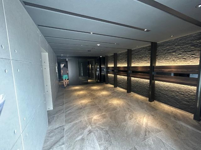 S-RESIDENCE難波大国町Deux ロビー
