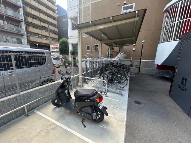 セレニテ本町リアン（303） 駐車場