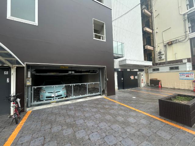 クレアジオーネ中之島西（402） 駐車場