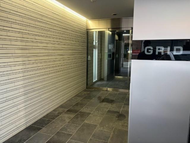 GRID エントランス