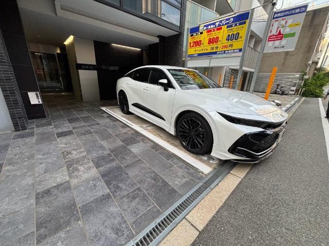 GRID 駐車場
