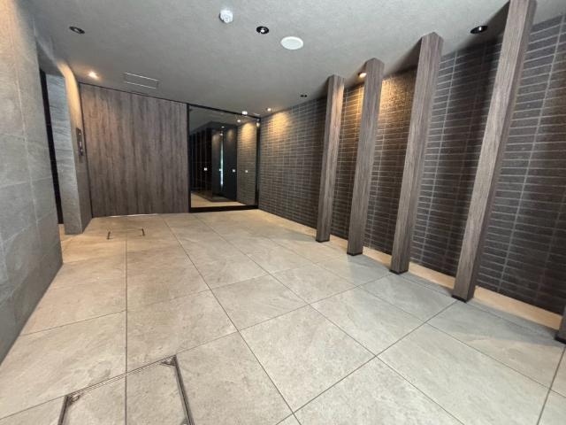 大阪市西区西本町マンション エントランス