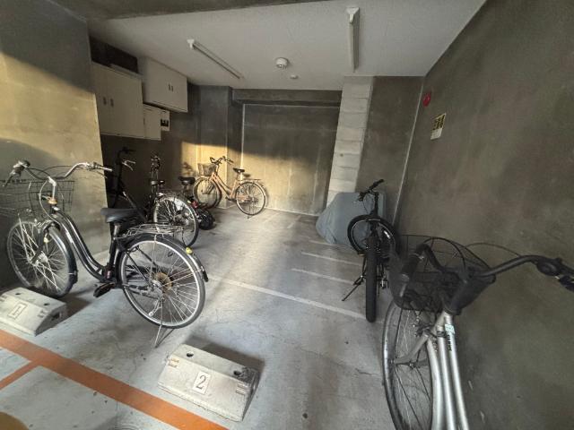 イオ・ネクスト九条 駐車場