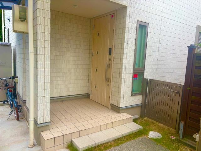 和泉市はつが野　戸建て エントランス