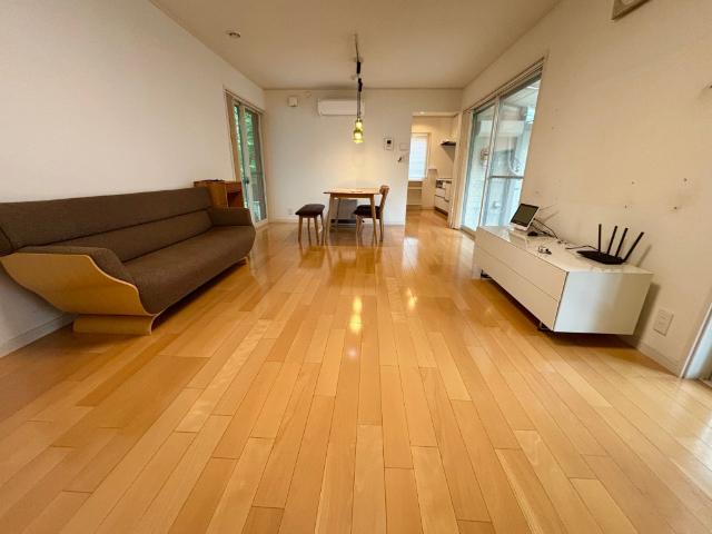 和泉市はつが野　戸建て リビング