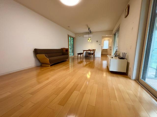 和泉市はつが野　戸建て リビング