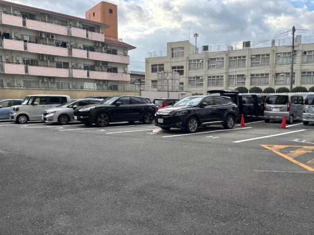 ユニライフ福島 駐車場