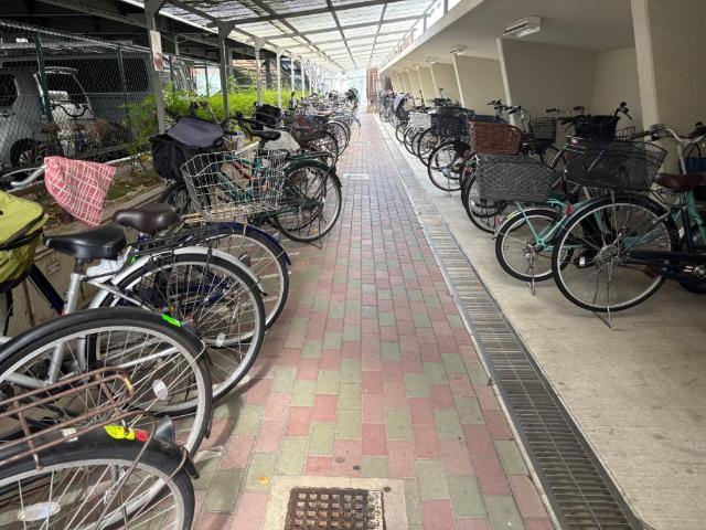 福島グランドヴィラ 駐車場