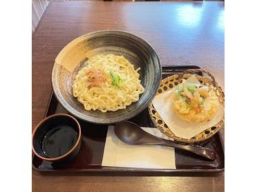 人気のかき揚げうどん
