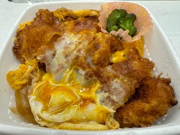 テイクアウトのかつ丼