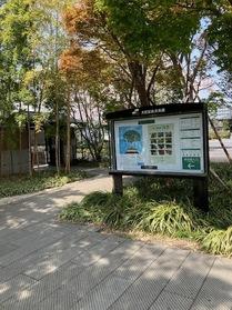 駐車場もあります（2時間まで無料）