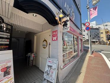 自由通り沿いのお店です♪