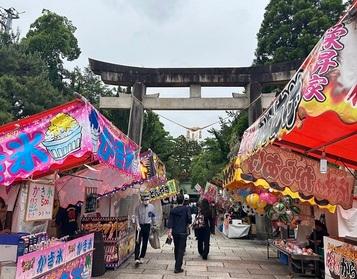 神社の周りには沢山の露店が出ていました。