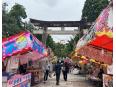 神社の周りには沢山の露店が出ていました。