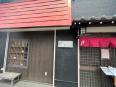 古風な店頭に目を引かれます。