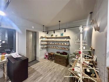 店内入り口の内装です♪