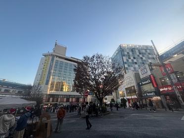 駅前ライブでは皆様ノリノリでした♪