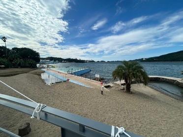 プール＆海