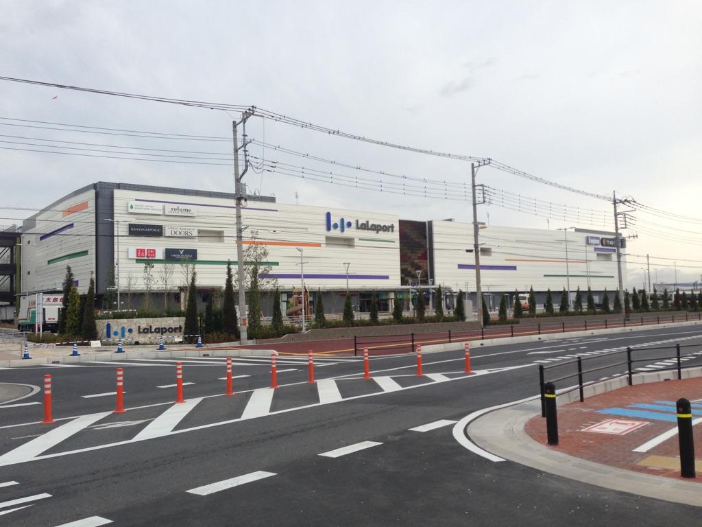 駐車場も４６００台収容