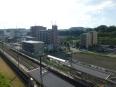 駅の東口階段からの景色がいい感じです。